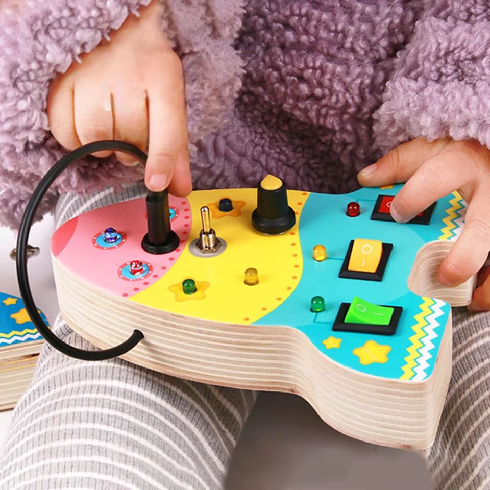Tableau Montessori - BusyBoardCircuit™ - Fusée - Douceur d'Ange